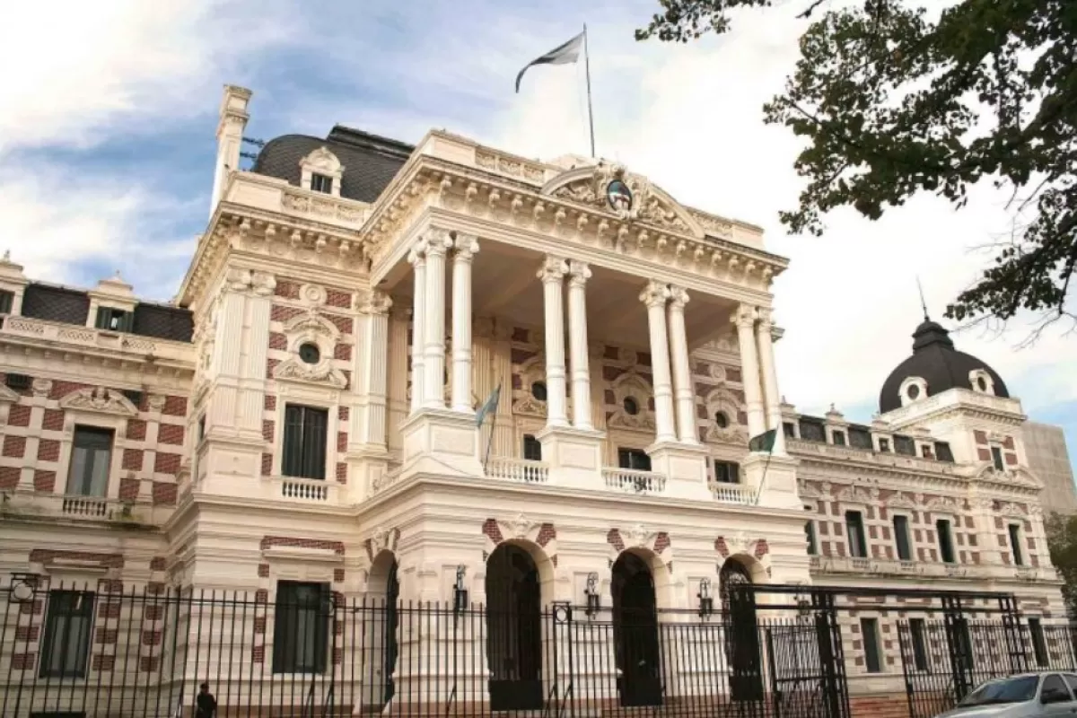 El d&eacute;ficit de Buenos Aires super&oacute; los 2 billones de pesos y oblig&oacute; a profundizar el endeudamiento provincial