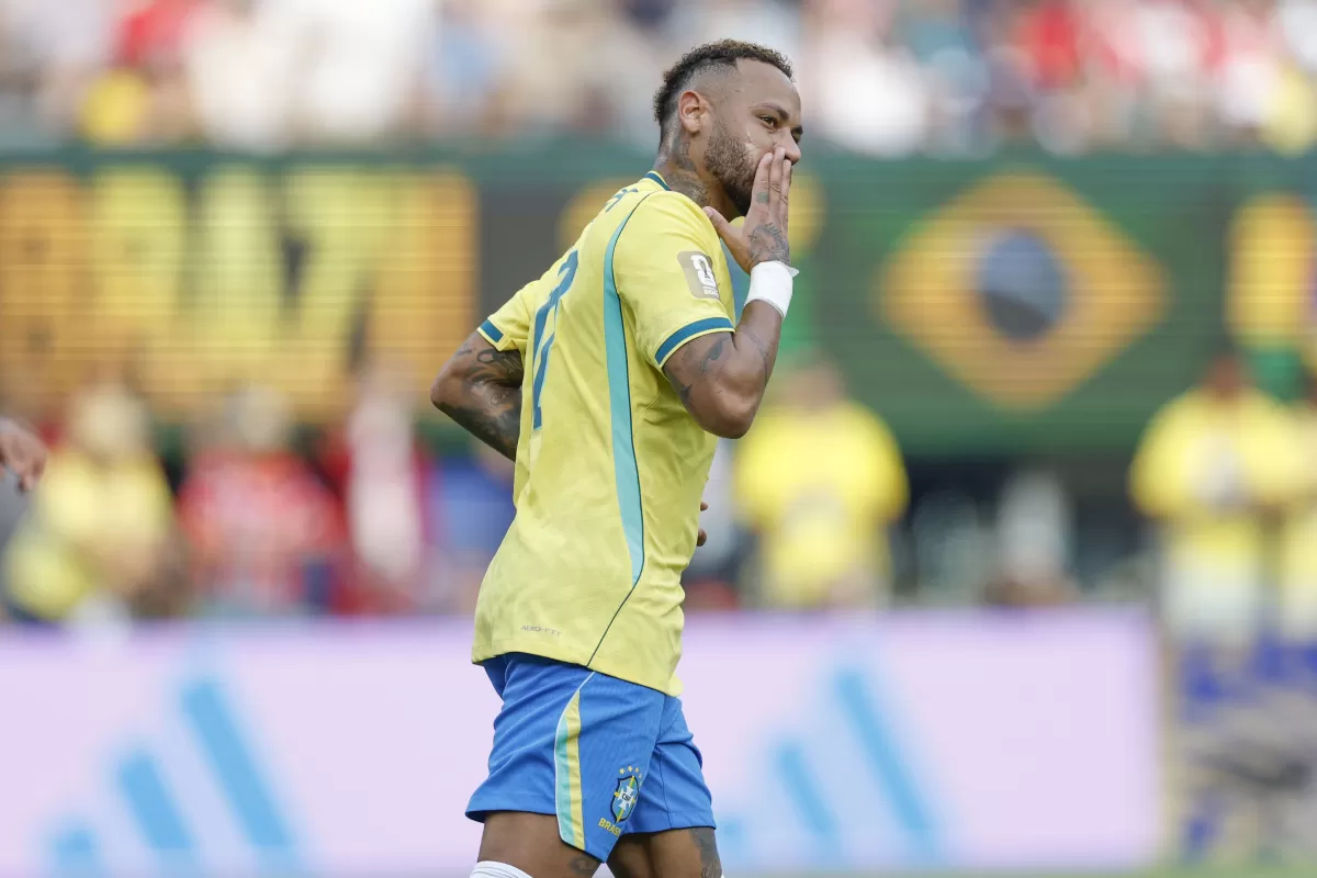 Tras la eliminaci&oacute;n de Brasil, Neymar se refugi&oacute; en el lujo con un yate de USD 23 millones