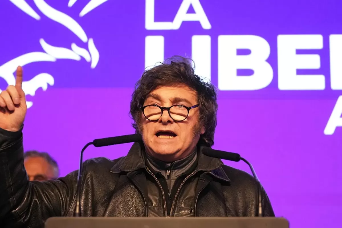 Entre internas, juramentos y viajes: Milei se juega todo para ordenar la casa y mostrarse como líder global de la ultraderecha
