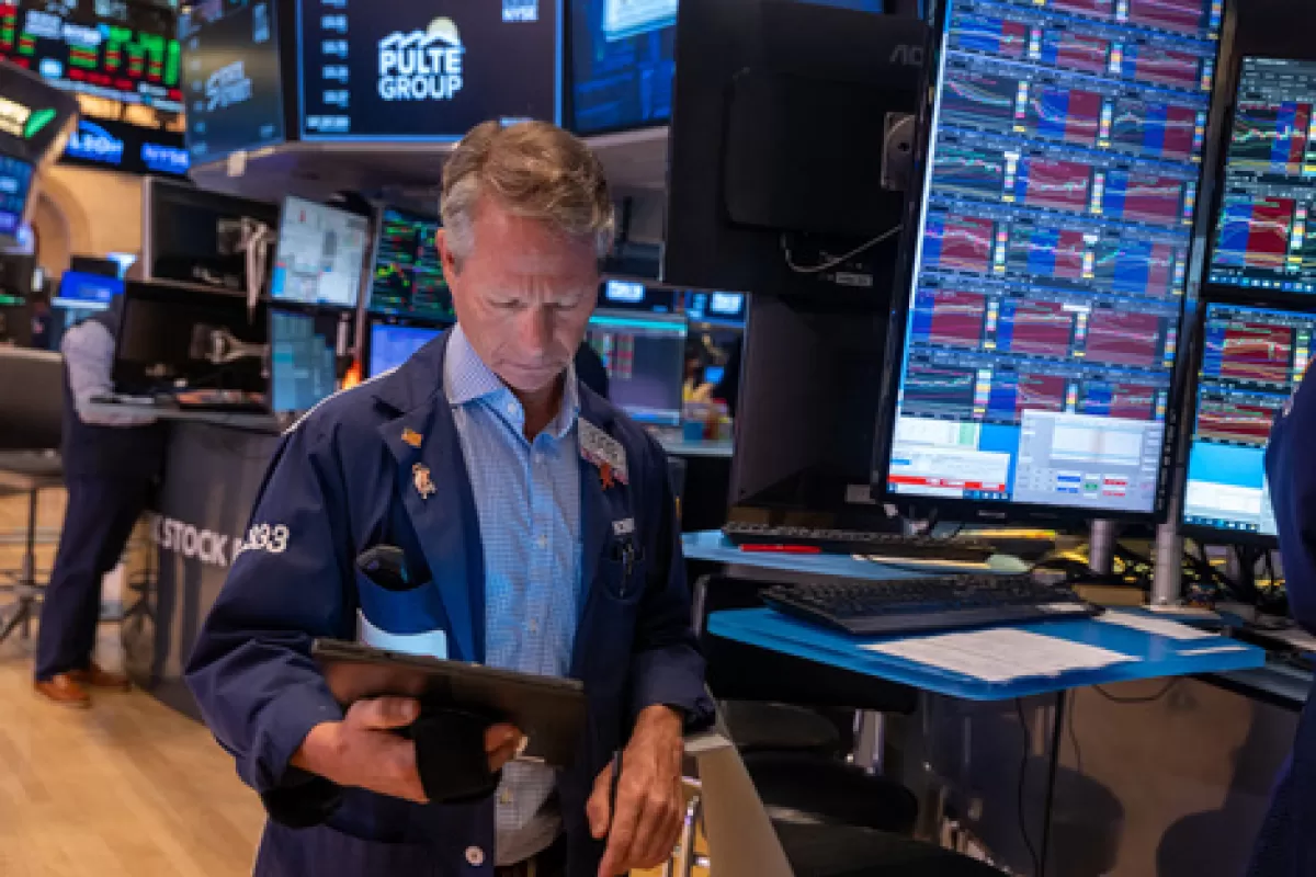 El Merval cerró con bajas y el riesgo país superó los 1.100 puntos tras la derrota de Milei en Buenos Aires