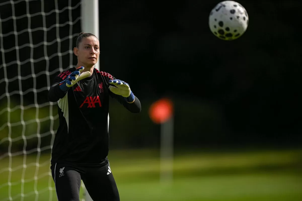 Suspenden seis partidos a una arquera del Liverpool por lenguaje racista