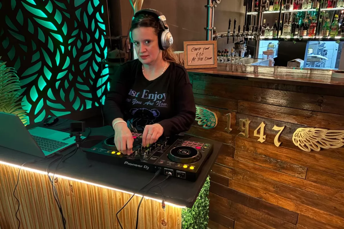 De Buenos Aires al exterior: los DJ’s que mezclan beats con solidaridad animal