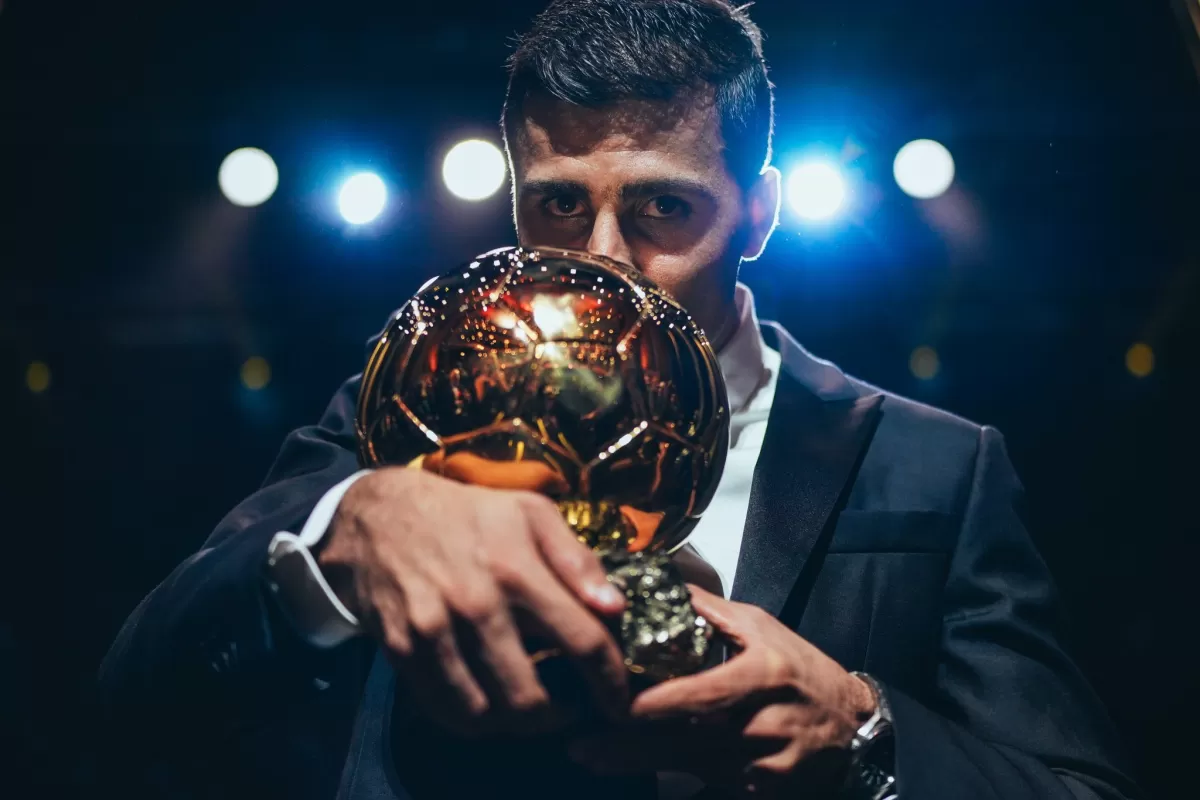 Barcelona lleg&oacute; a un principio de acuerdo con Manchester City por Rodri