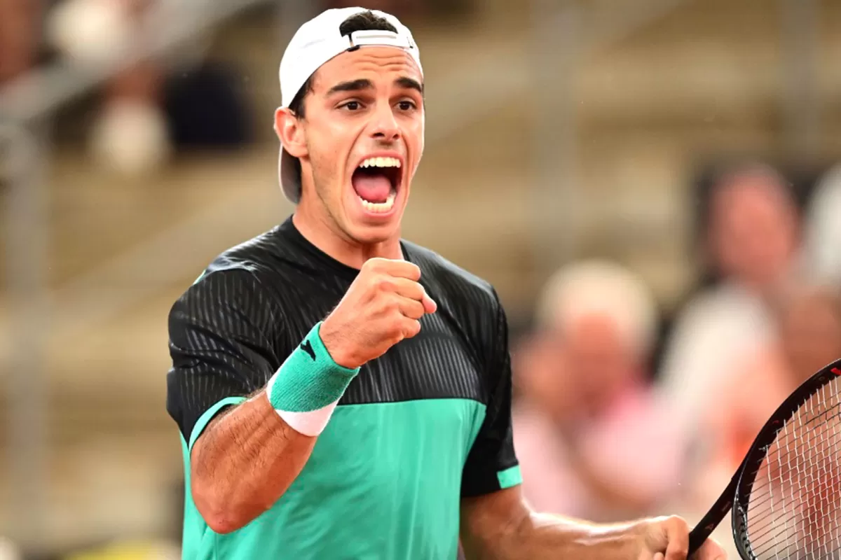 VIDEO | Francisco Cer&uacute;ndolo luch&oacute; hasta el final y arranc&oacute; con una s&oacute;lida victoria en Roland Garros
