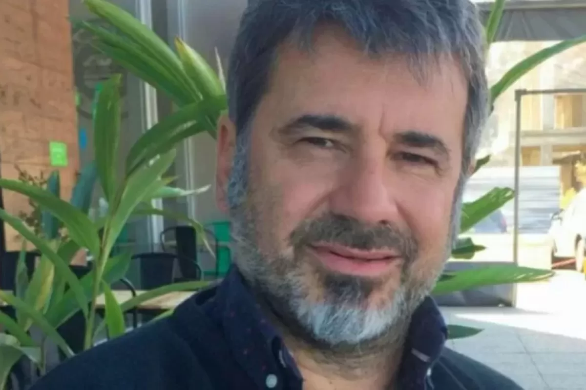 Claudio García critica modelo económico actual y lo compara con Menem
