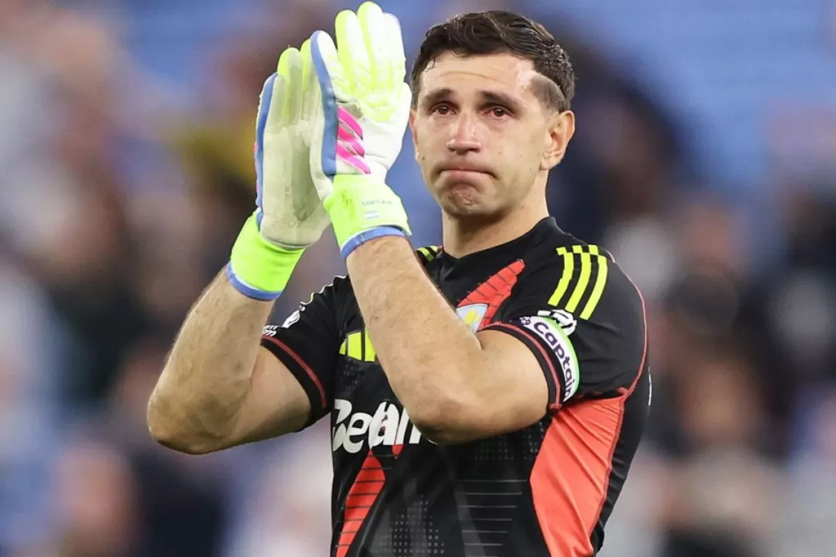 Emiliano Martínez deja Aston Villa en busca de un nuevo desafío mientras el club enfrenta problemas financieros