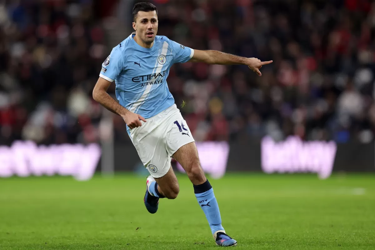 Multan a Rodri con 80 mil libras por cuestionar a los &aacute;rbitros tras un partido del Manchester City