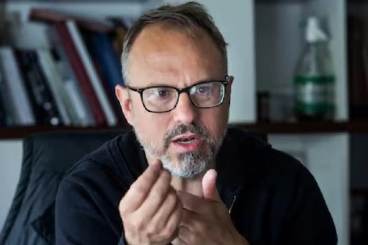 Tres de Febrero vio cómo Diego Valenzuela cerró el cine porno de Ciudadela en plena disputa electoral