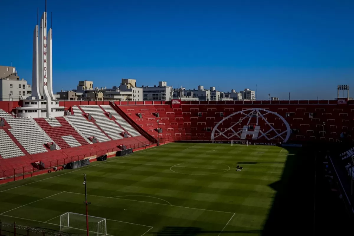 Boca analiza mudar su local&iacute;a a Hurac&aacute;n por el estado de La Bombonera