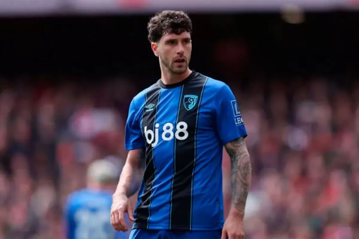 Senesi tiene acuerdo con Tottenham, pero su llegada depende de evitar el descenso