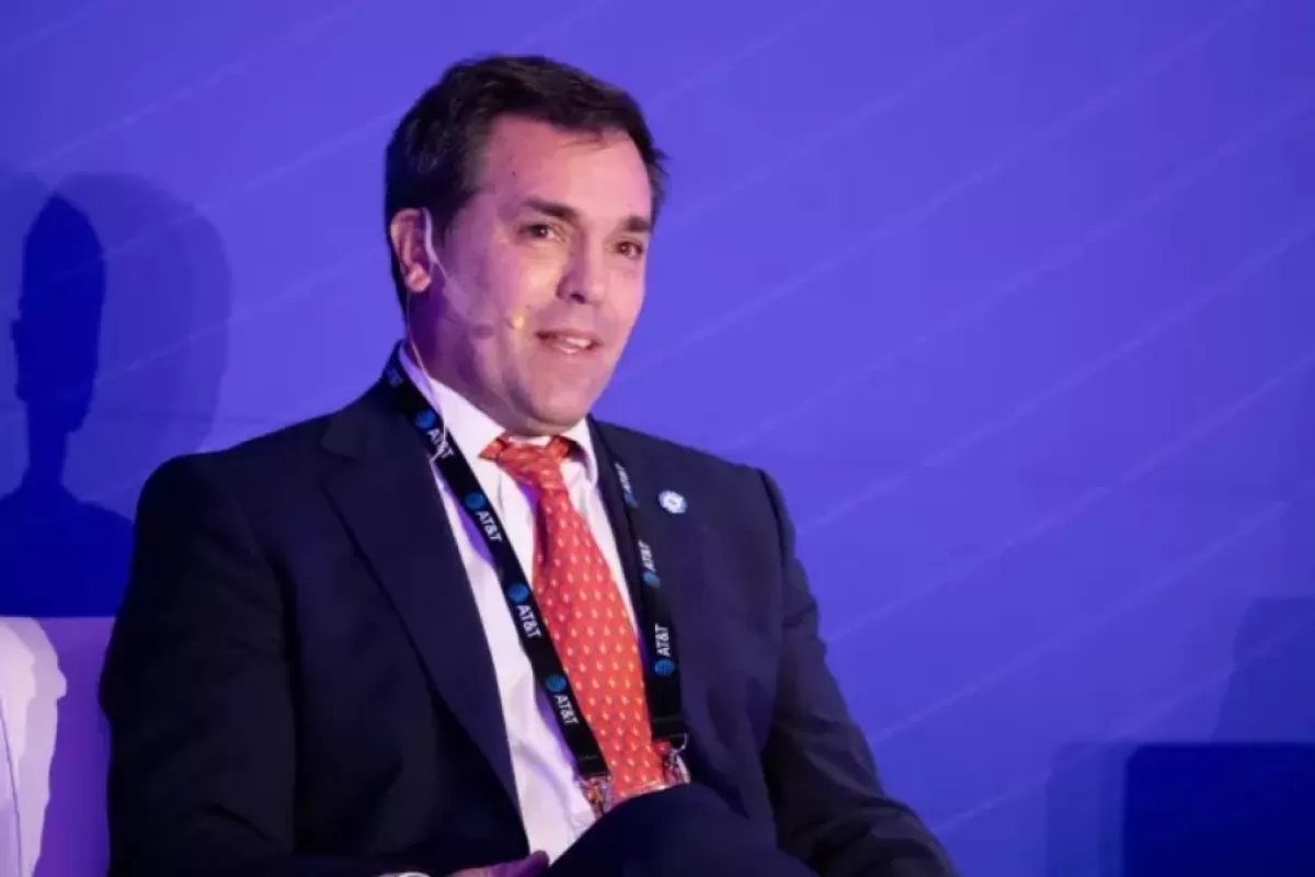 Milei confirma en Recursos Humanos del ENACOM a un dirigente con inhabilitación judicial