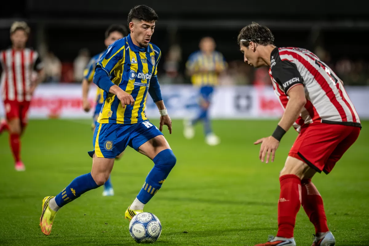 VIDEO | Rosario Central venci&oacute; 1-0 a Barracas tras el corte de luz y qued&oacute; entre los l&iacute;deres