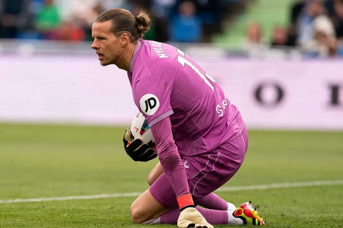 De estar sin club a ser el h&eacute;roe de Noruega: la historia de Nyland, el arquero que frustr&oacute; a Brasil