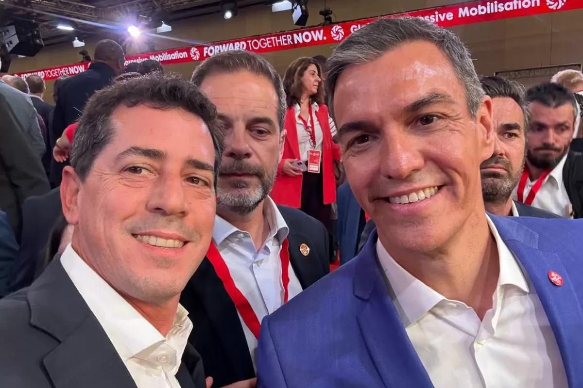 En Espa&ntilde;a, el desembarco camporista con dinero estatal vuelve a poner a Wado de Pedro bajo la lupa