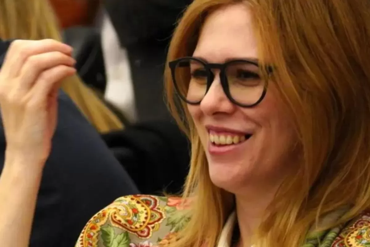 &iquest;De qu&eacute; sirve una diputada que solo sabe escupir y ser escupida?