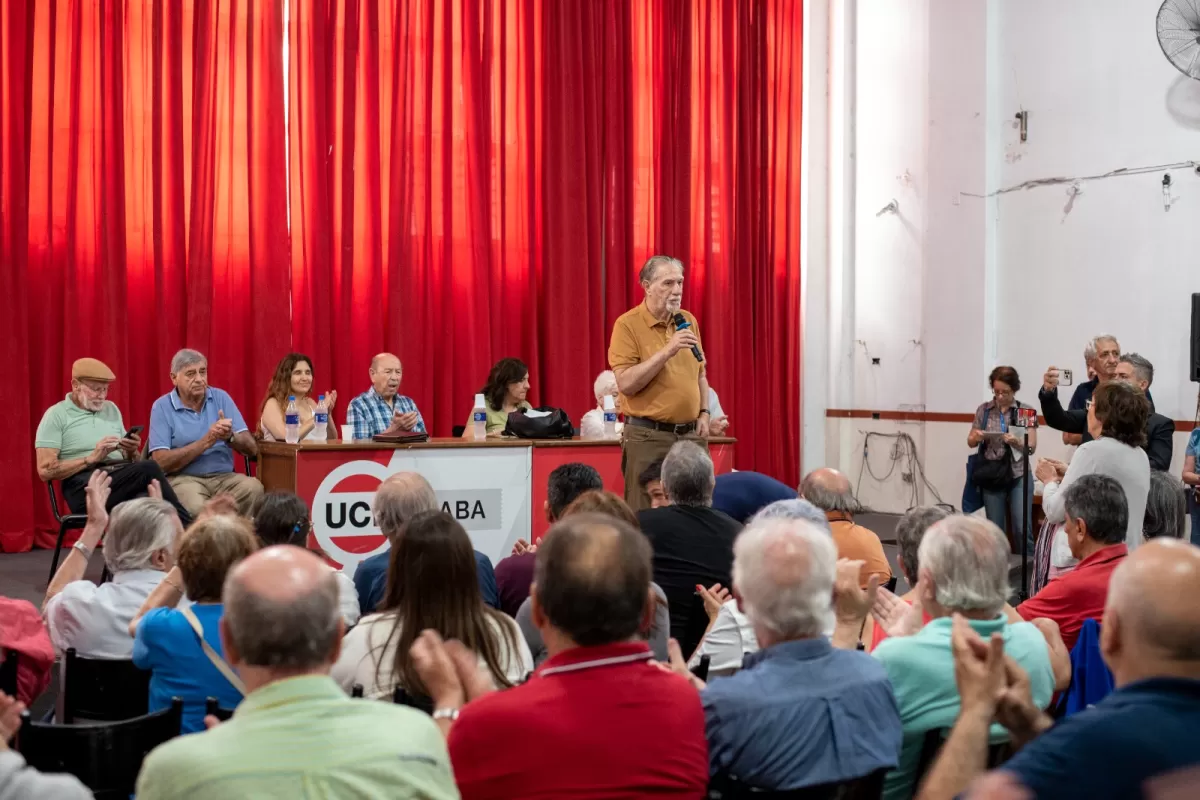 Dirigentes de la UCR impulsan un espacio para enfrentar el modelo de Milei