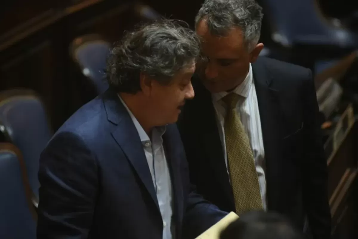 Escándalo libertario: denuncian a Pareja y Kikuchi por "vender" candidaturas en Buenos Aires