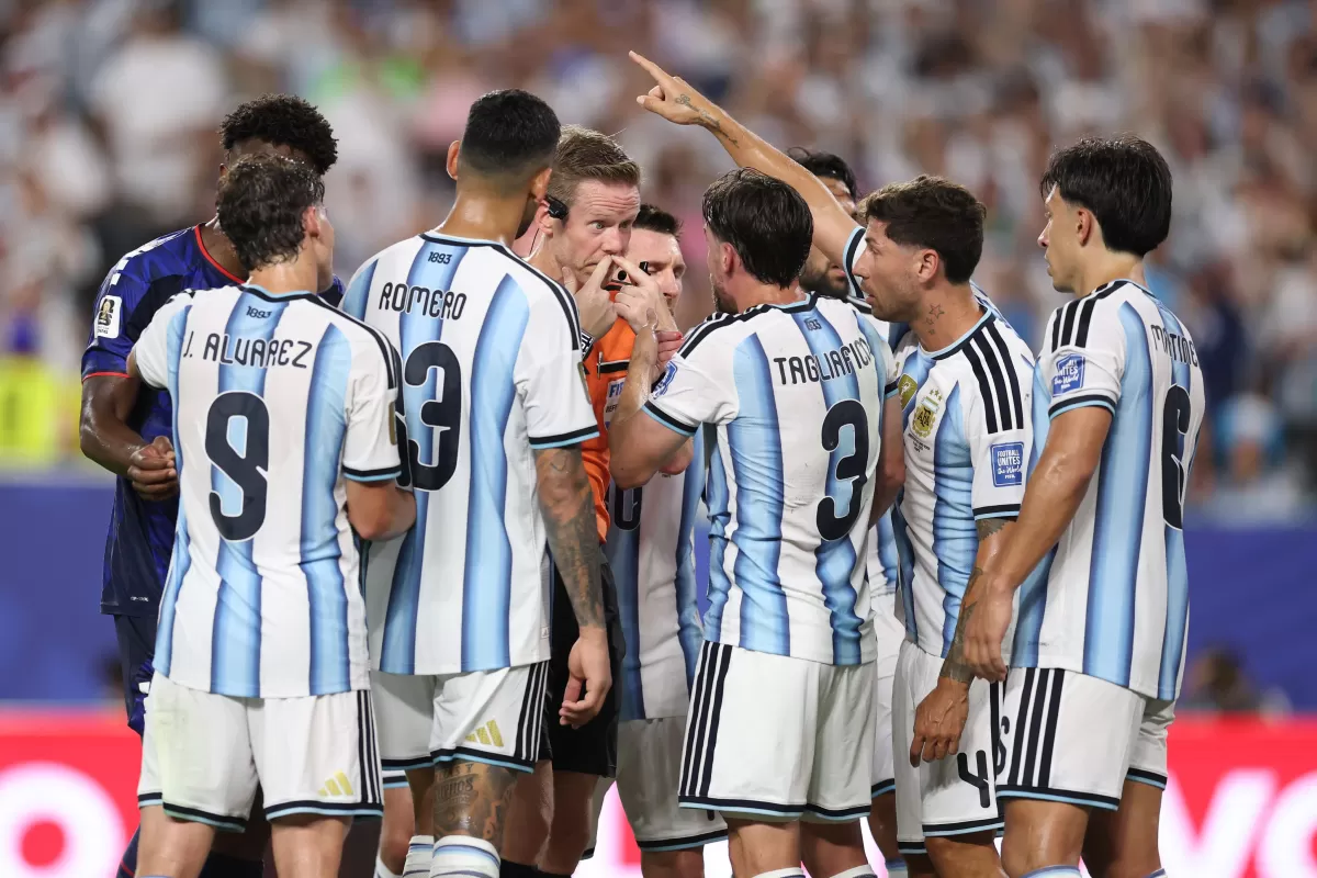 VIDEO | Argentina sufri&oacute; hasta el alargue, venci&oacute; a Cabo Verde y avanz&oacute; a octavos