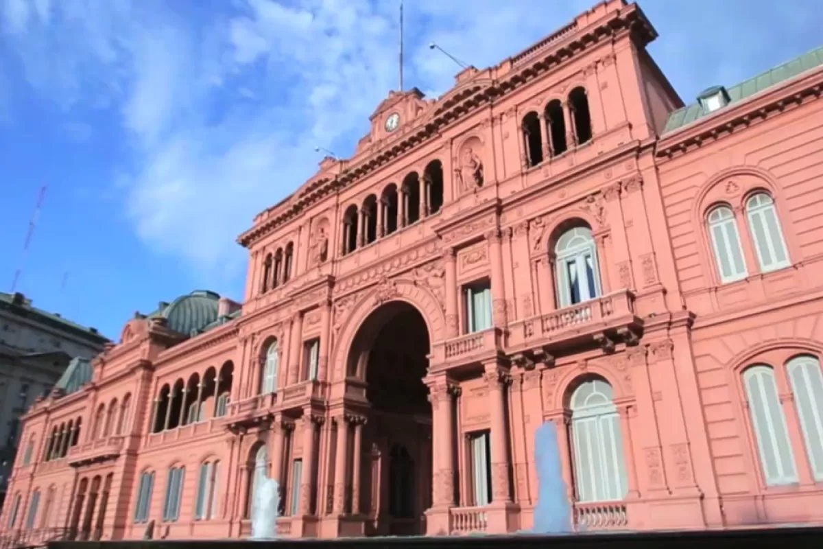 Cuestionan al Gobierno por una presunta estrategia de largo plazo vinculada a tierras, inversiones y vigilancia digital