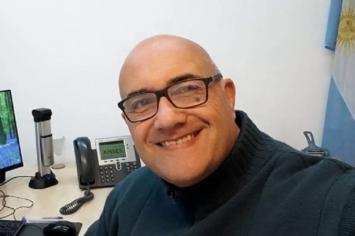 Familiares de Wado de Pedro mantienen empleos en Mercedes gracias a la protección del jefe local de ANSES