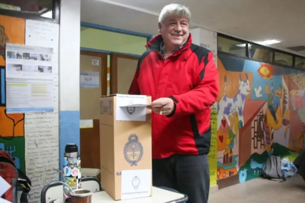 R&iacute;o Negro aparece en el horizonte de Walter Cort&eacute;s, que ya habla de la provincia mientras Bariloche reclama respuestas