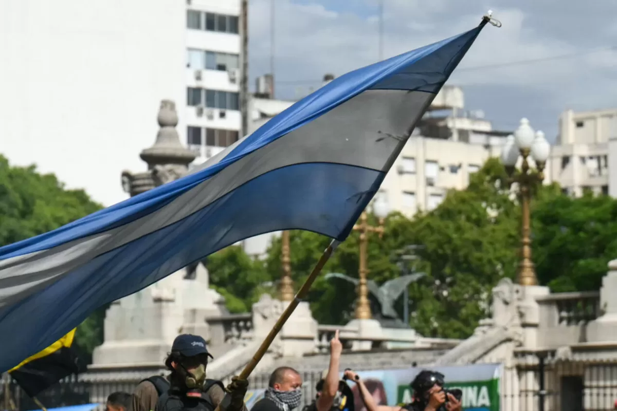 Huelga general contra la reforma laboral de Milei paraliza sectores clave y presiona al Congreso