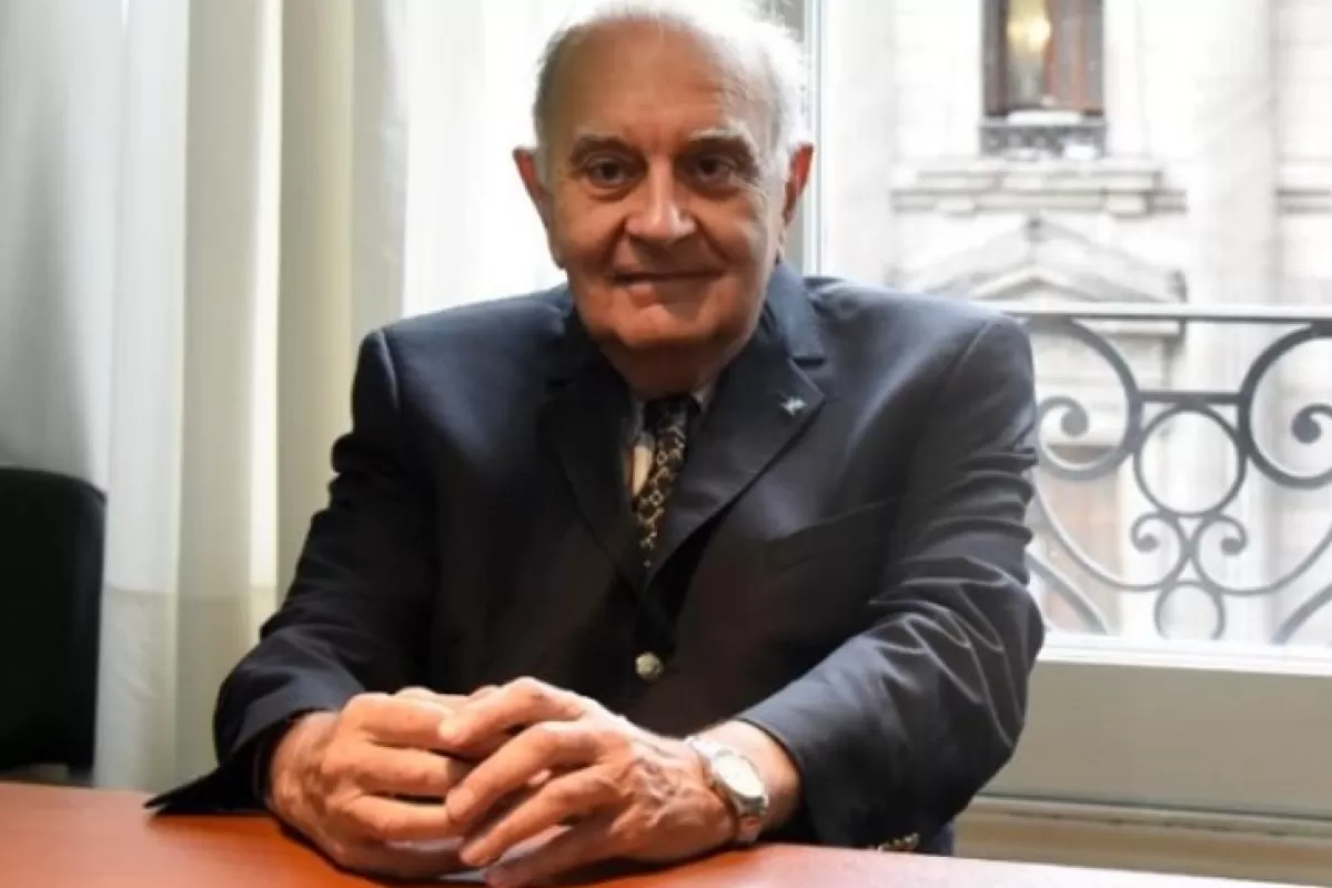 Entre acusaciones de manejo discrecional, UNIR enfrenta una crisis que salpica a Alberto Asseff