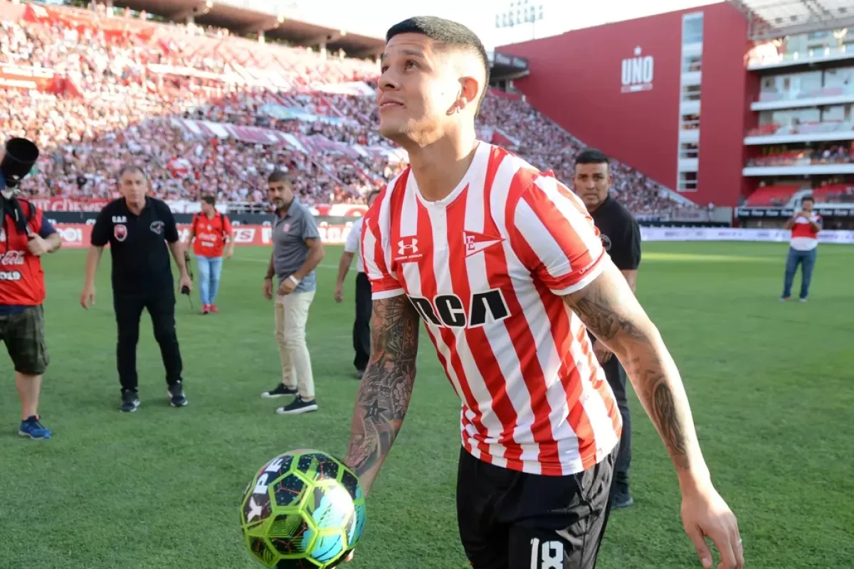 Marcos Rojo, marginado en Boca, dedica un posteo al Pincha en medio de negociaciones