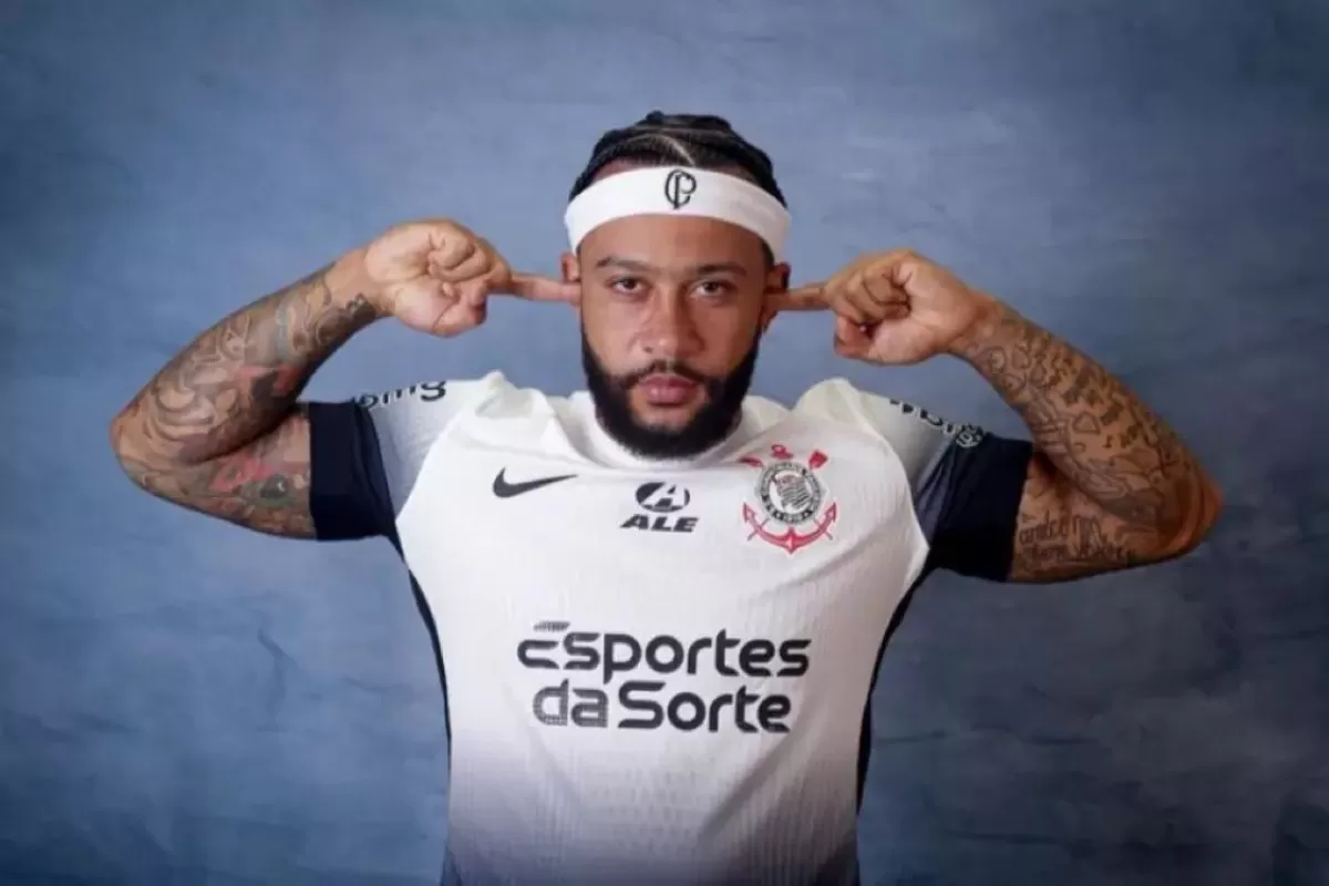 Memphis Depay explot&oacute; contra Corinthians tras el anuncio de su salida