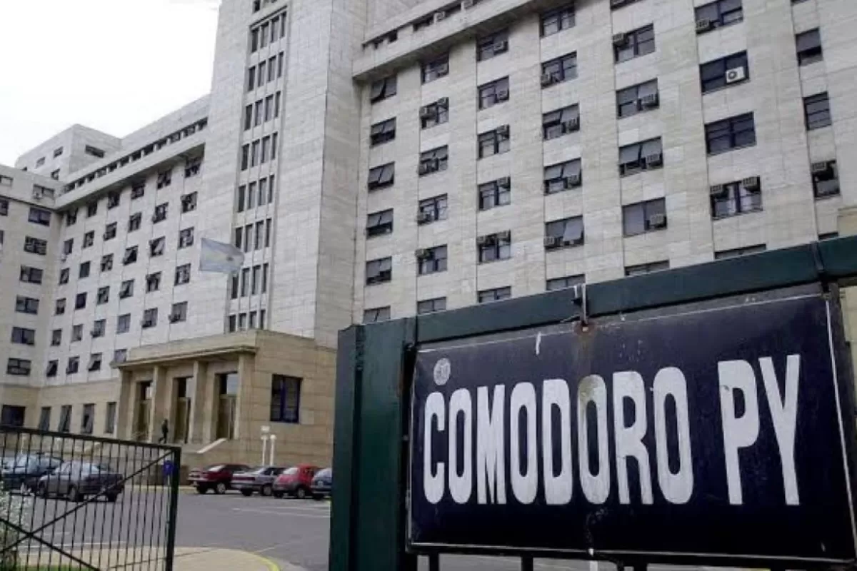 El Federal 11 neg&oacute; registros en Lex100, pero exhiben documentaci&oacute;n judicial de una causa paralela a Cuadernos