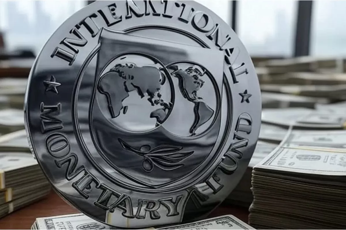 El Gobierno negocia contrarreloj con el FMI para asegurar el desembolso de USD 2.000 millones