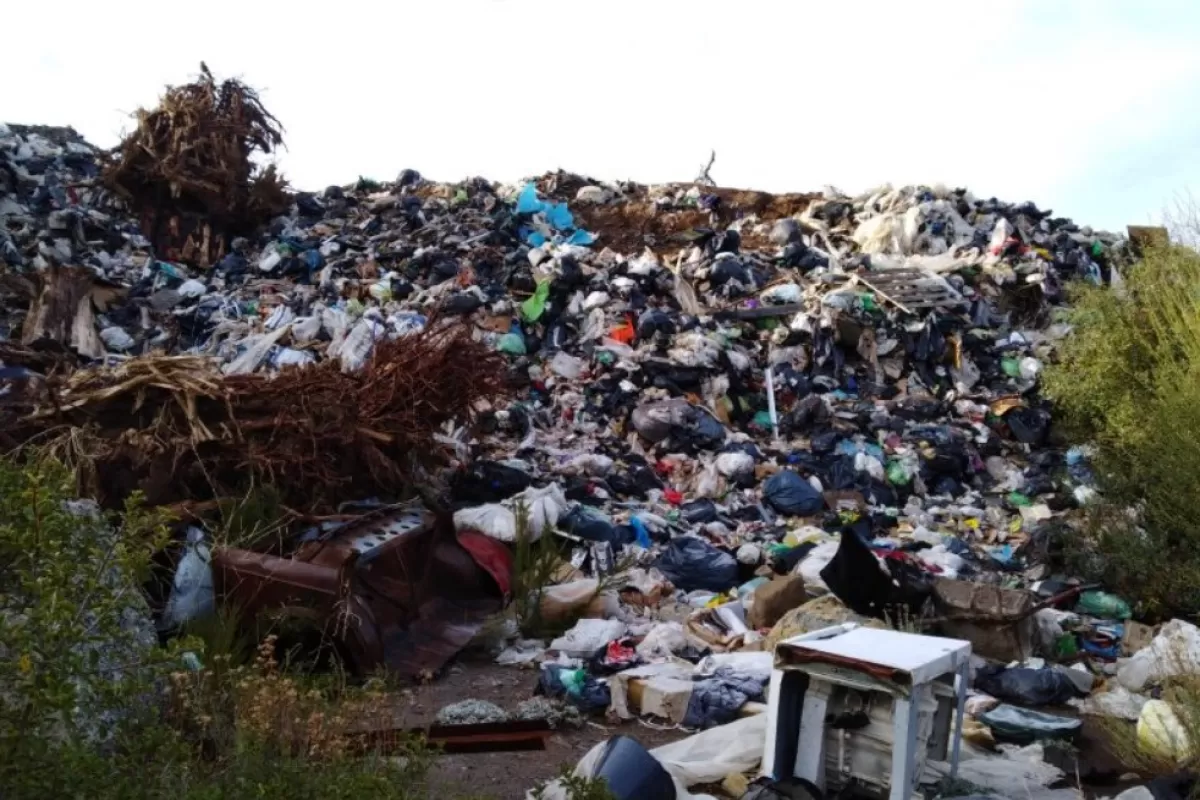 La basura le explot&oacute; a Cort&eacute;s: buscan resolver lo que el intendente convirti&oacute; en un negocio millonario en Rio Negro