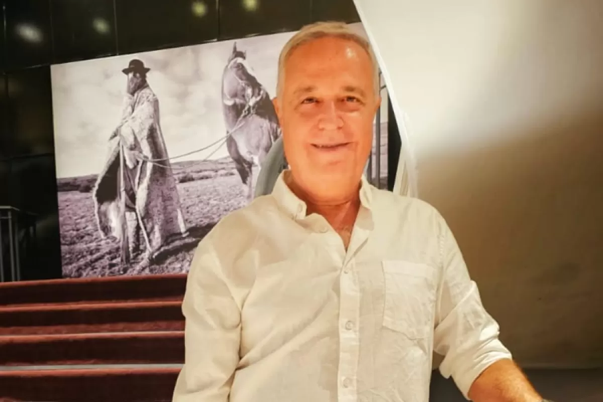 Gabriel Moss estren&oacute; la canci&oacute;n rom&aacute;ntica &ldquo;Si t&uacute; me quieres amar&rdquo; el 14 de febrero