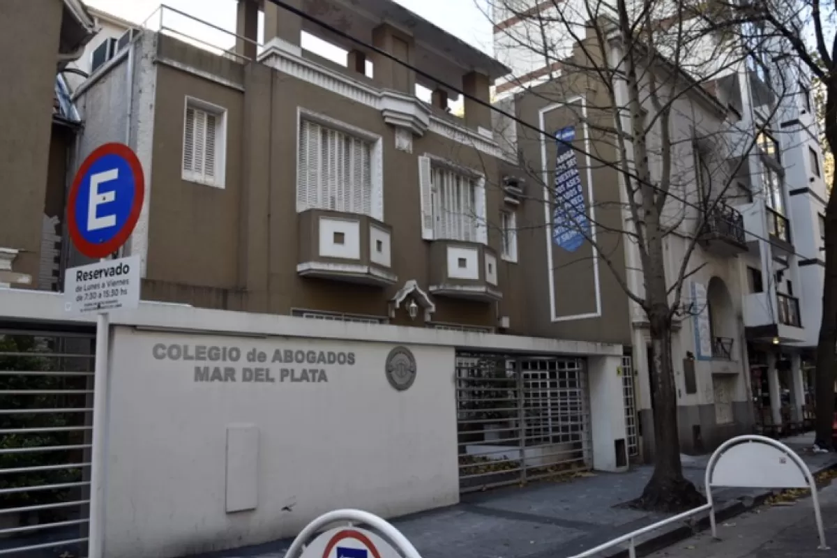 Fuerte cuestionamiento en Mar del Plata por un magistrado que mantiene un cargo clave fuera del tribunal