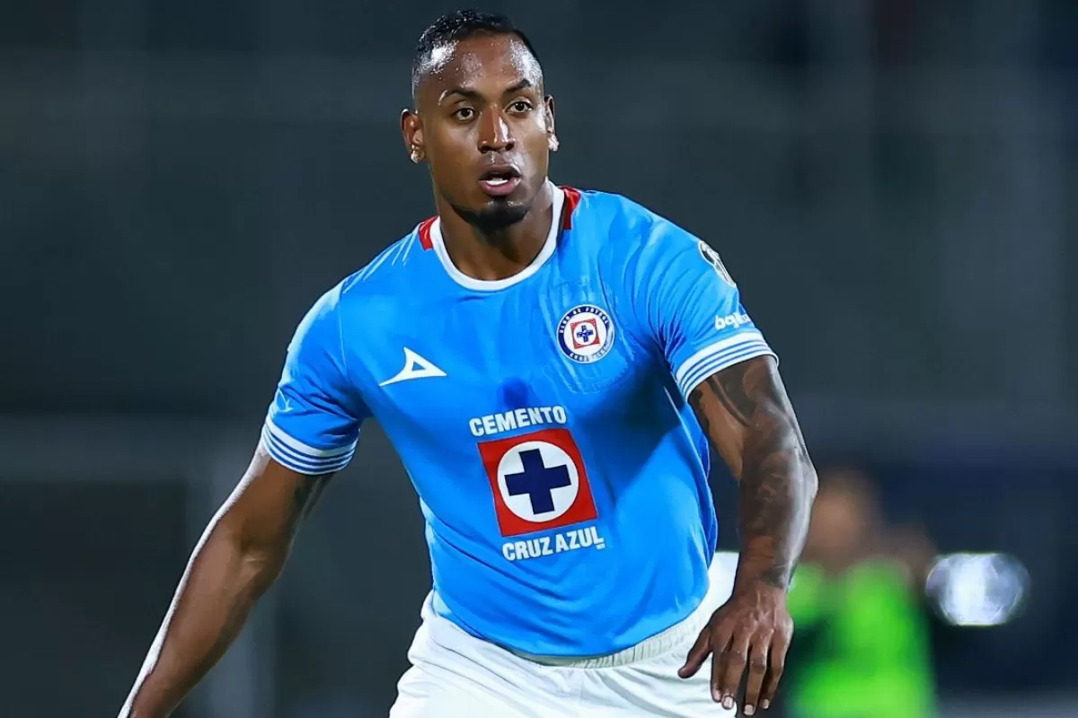 River ofert&oacute; por un defensor mundialista, pero Cruz Azul rechaz&oacute; la propuesta