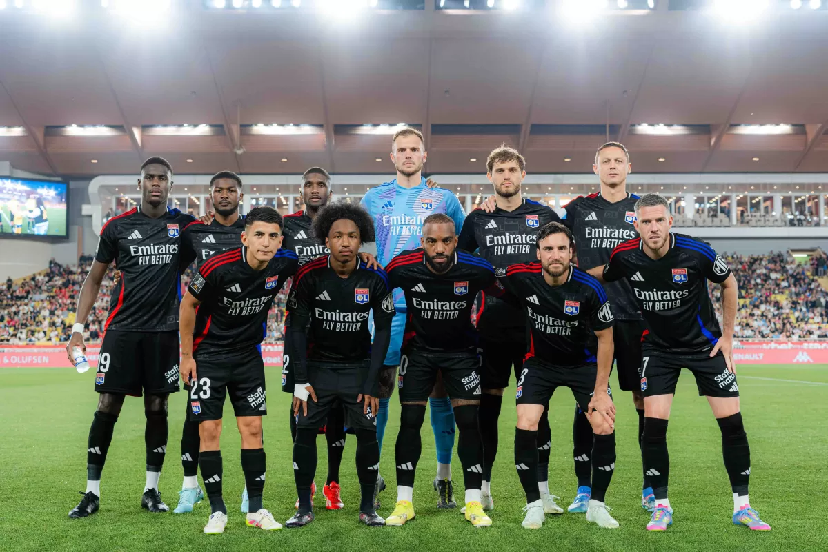 Olympique de Lyon descendido por deudas millonarias