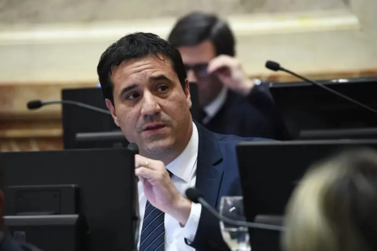 Maximiliano Abad, en medio de una transición convulsionada: emboscada política en Mar del Plata y tensiones en Tandil