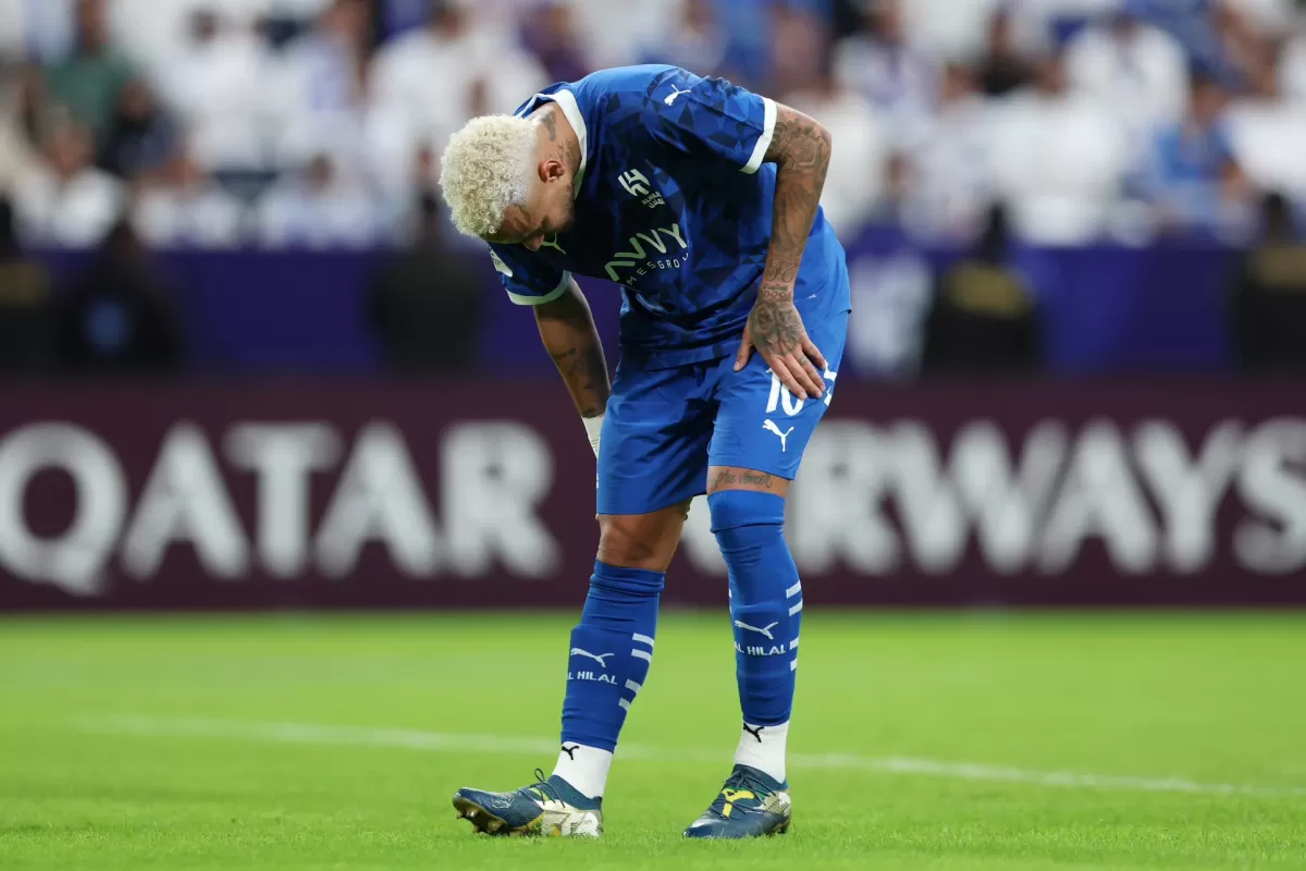 Neymar vuelve a sufrir molestias físicas en la victoria de Al Hilal por la Champions de Asia