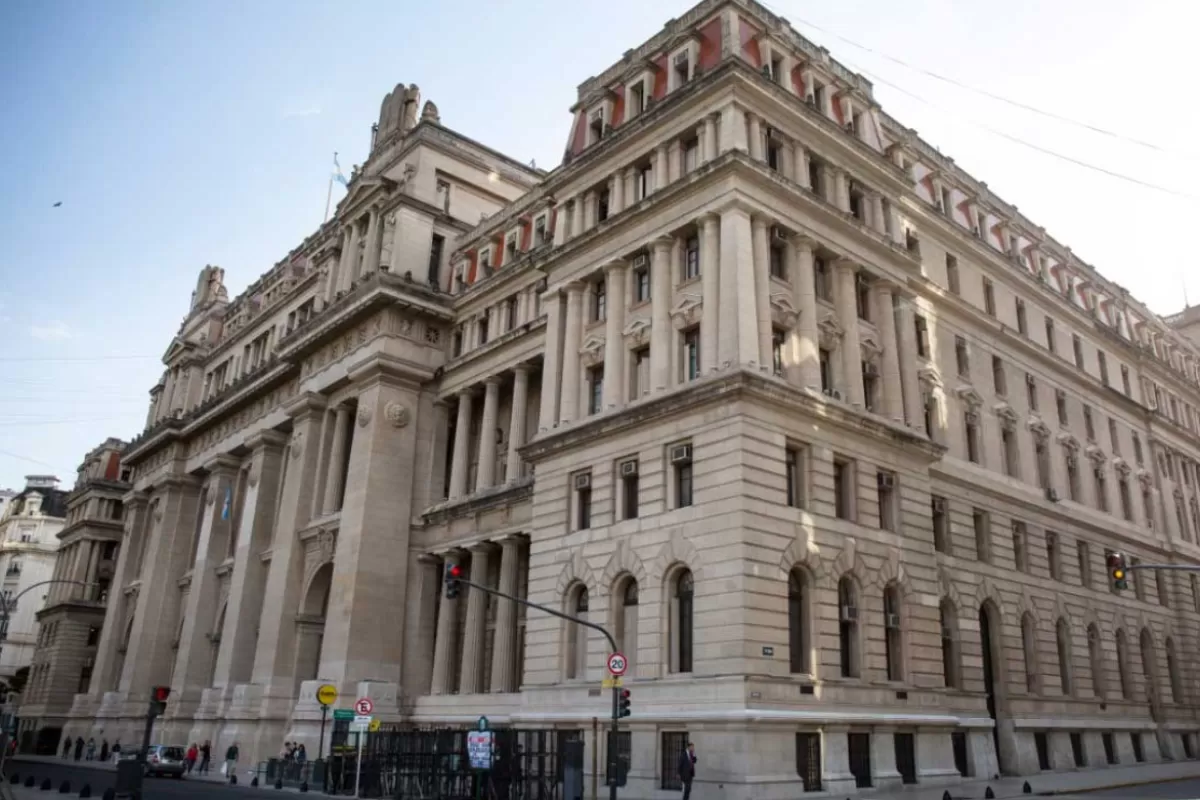 La Corte limita el cobro sin servicios espec&iacute;ficos y amenaza una fuente clave de ingresos comunales