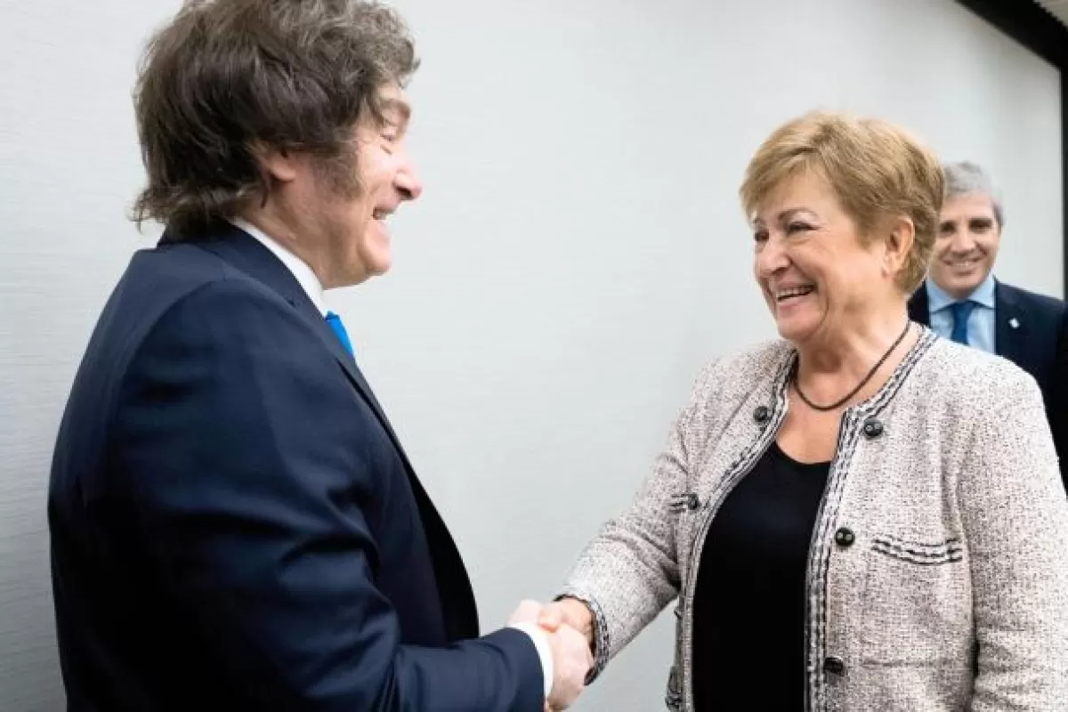 Pese al festejo oficial, Argentina sigue acumulando deuda con el nuevo giro del FMI