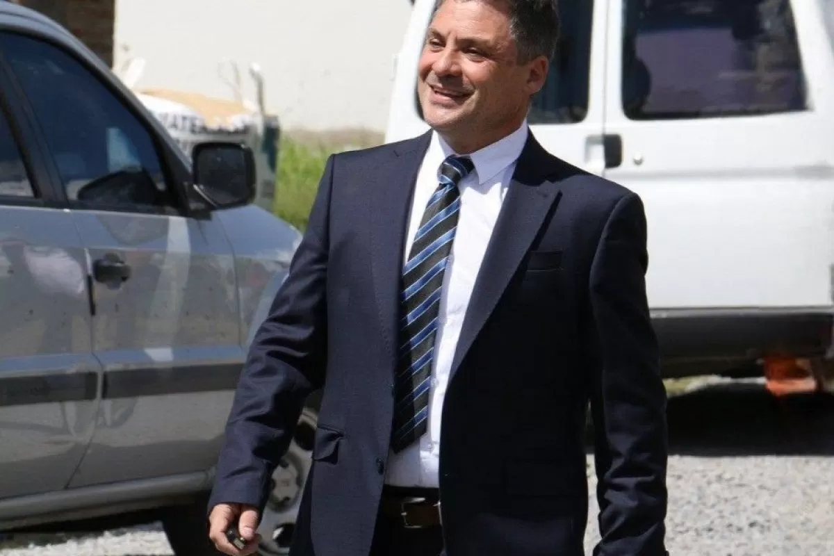 Miguel Gesualdi pierde respaldo en San Andr&eacute;s de Giles y crecen las versiones de una candidatura de Di Tata