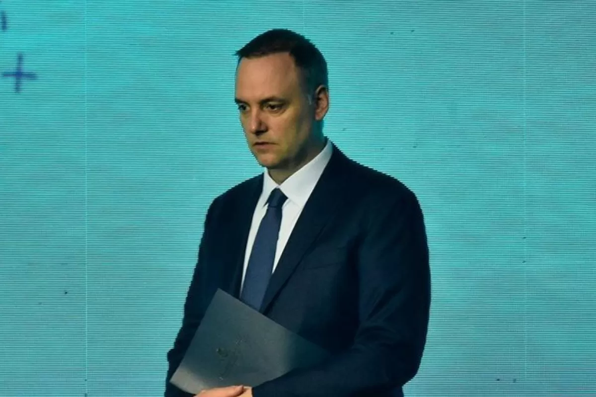 El Gobierno confirm&oacute; que Adorni conserva la custodia oficial y crecen las cr&iacute;ticas por beneficios a exfuncionarios