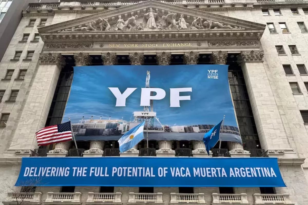 Corte de Nueva York decide si Argentina debe entregar el 51% de YPF o retenerlo hasta la apelación