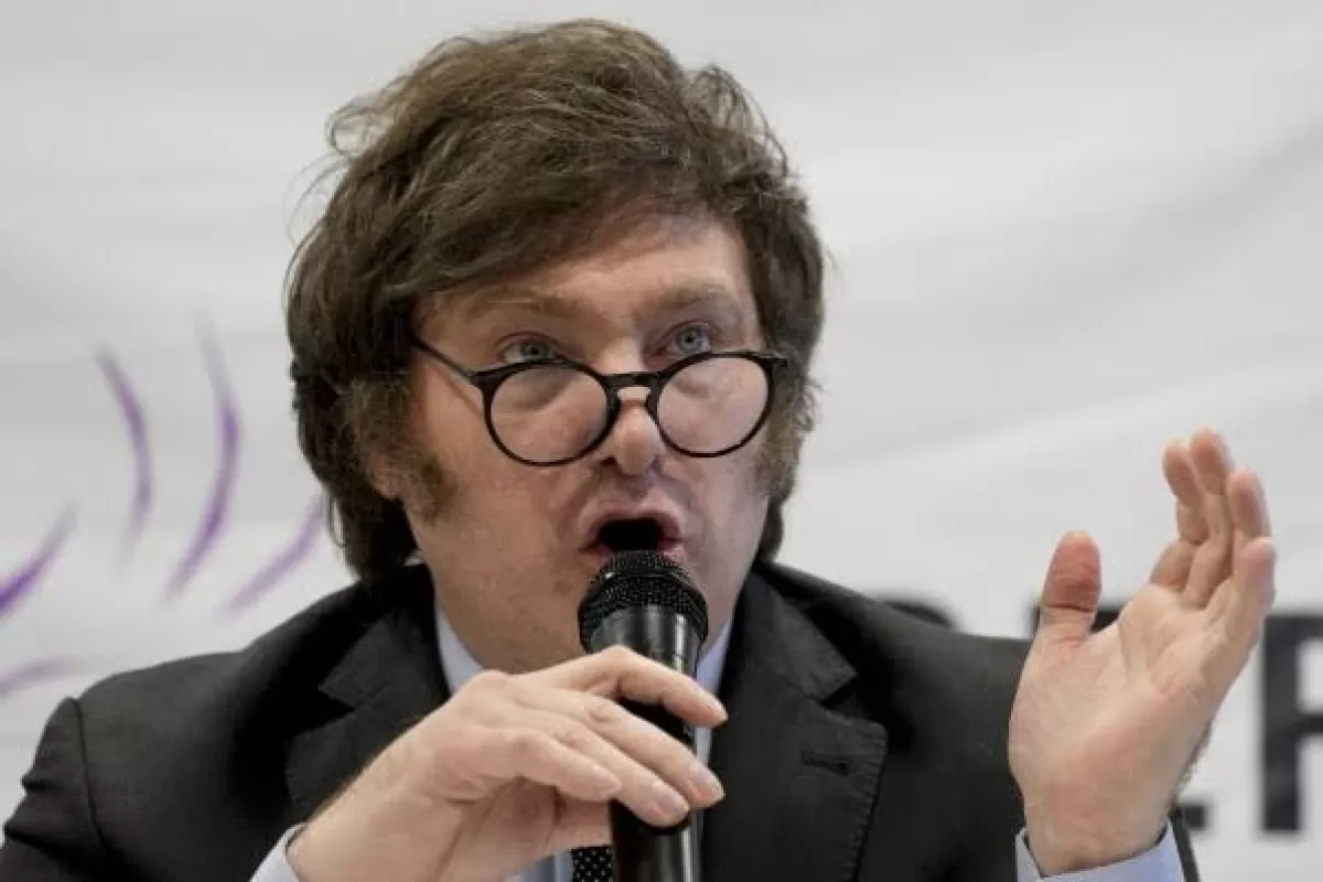 Denunciaron penalmente a Milei por autorizar el ingreso de tropas de Estados Unidos mediante un DNU
