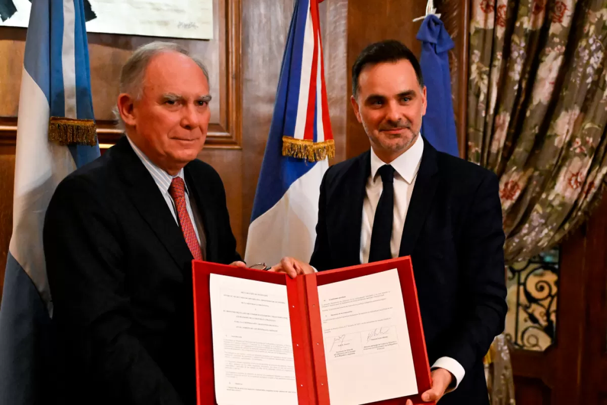 Argentina y Francia firman acuerdo para impulsar inversiones en litio y minerales críticos