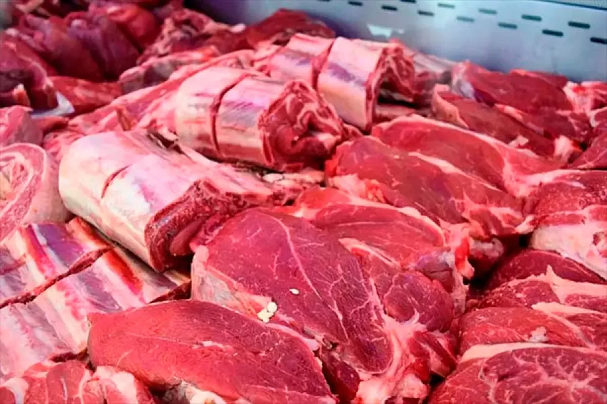Las ventas de carne cayeron un 40% y el pollo gana terreno: cu&aacute;nto cuesta hacer un asado para cuatro personas