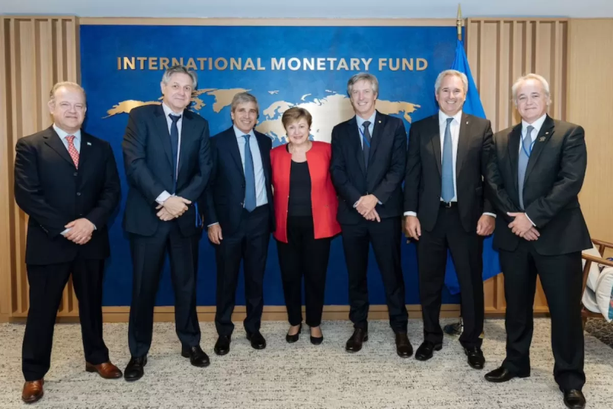 El FMI aprobó el desembolso de USD 2.000 millones pese al incumplimiento de la meta de reservas