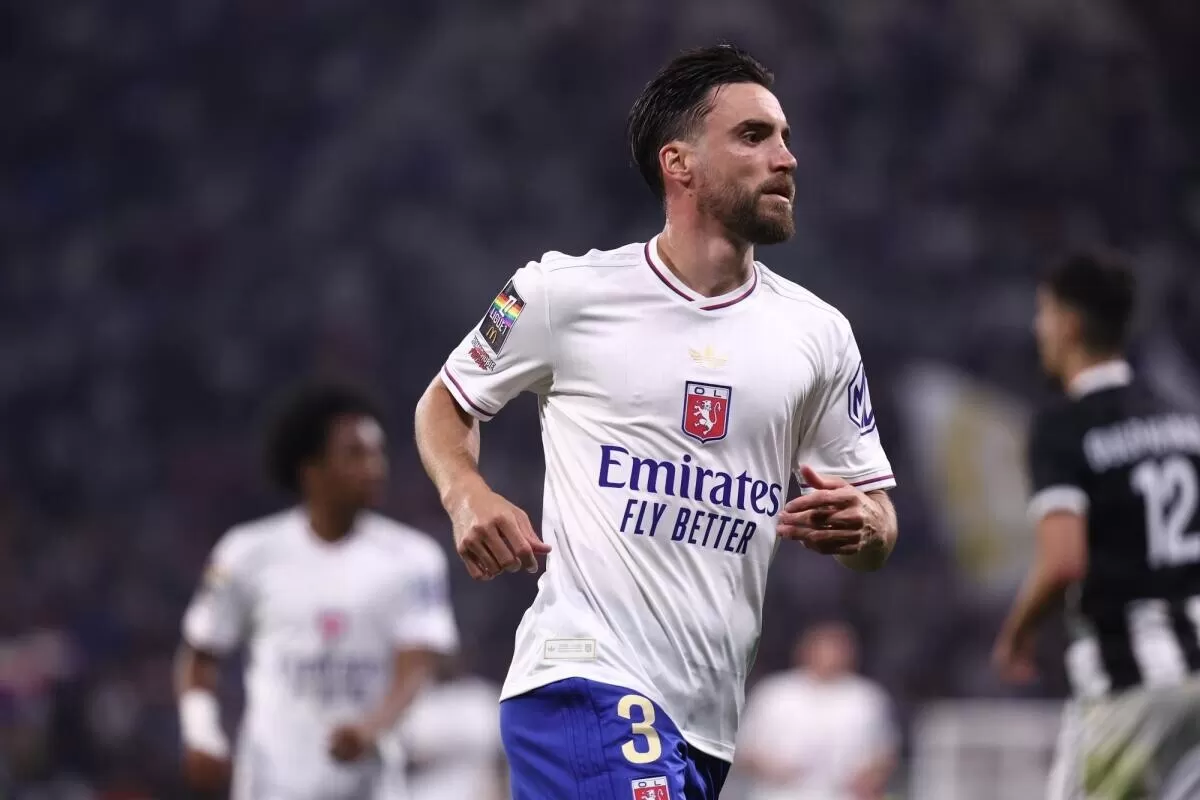 Tagliafico se queda en Lyon tras eludir el descenso administrativo