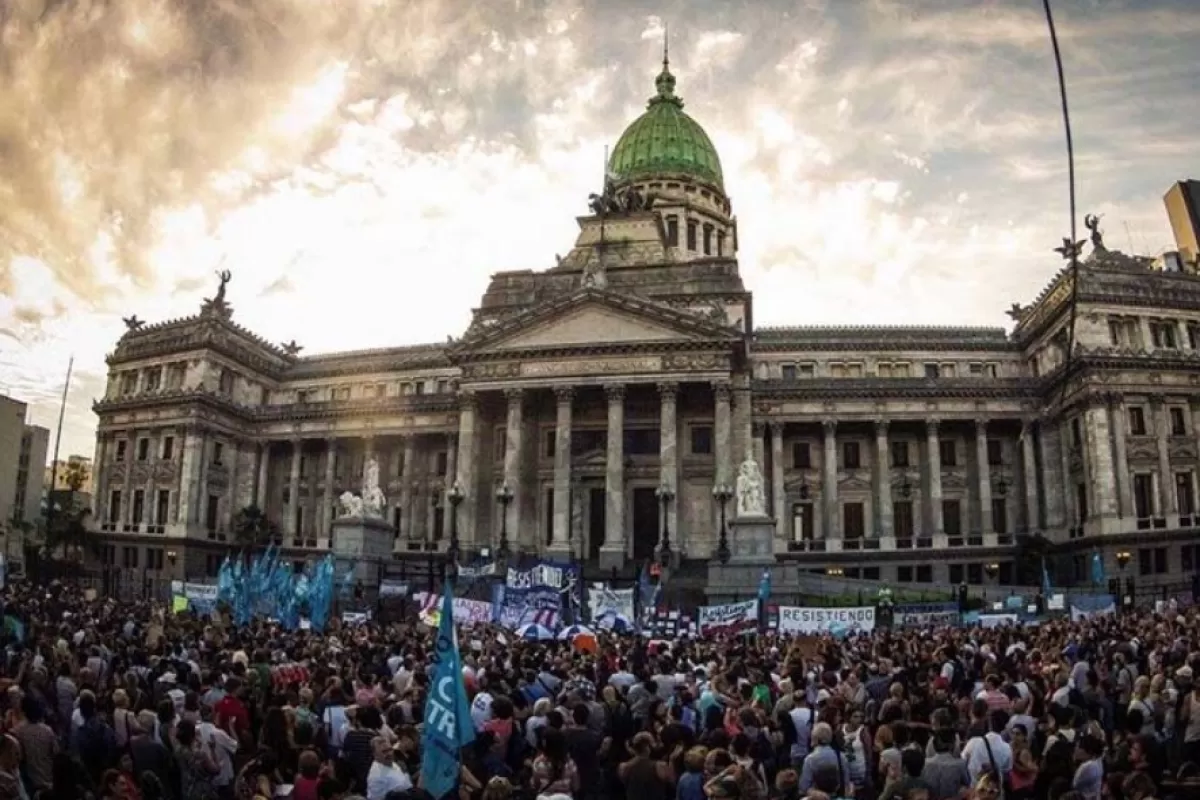 La convocatoria de Encuentro Argentino busca frenar la reforma que elimina l&iacute;mites a la compra de campos por extranjeros