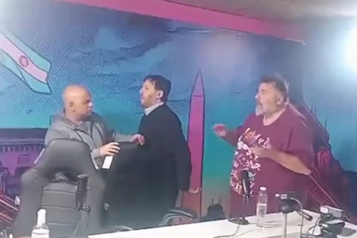 Mario Casalongue inició su programa con demora por los incidentes entre panelistas